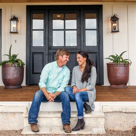 chip gaines fixer upper.